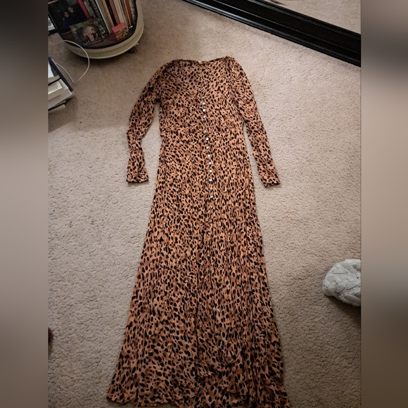 Spell and the Gypsy Saphari long sleeve button up dress - Picture 4 of 9